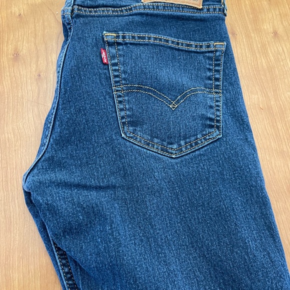 2 pairs of Levi’s for the price of 1! - Picture 5 of 7
